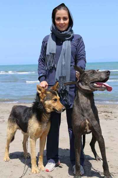 عکسهای افسانه پاکرو و سگش کنار ساحل | WwW.BestBaz.IR