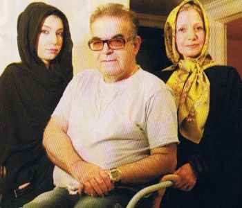عکسی از حمید لولایی کنار همسر و دخترش | WwW.BestBaz.RozBlog.Com