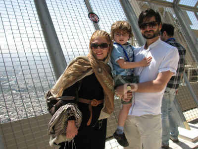 عکسی جدید از پویا امینی کنار همسر و پسرش | WwW.BestBaz.RozBlog.Com