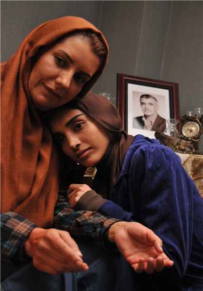 عکس های حامد بهداد ، الهه حصاری و فریبا کوثری در فیلم بی تابی بیتا | WwW.BestBaz.RozBlog.Com